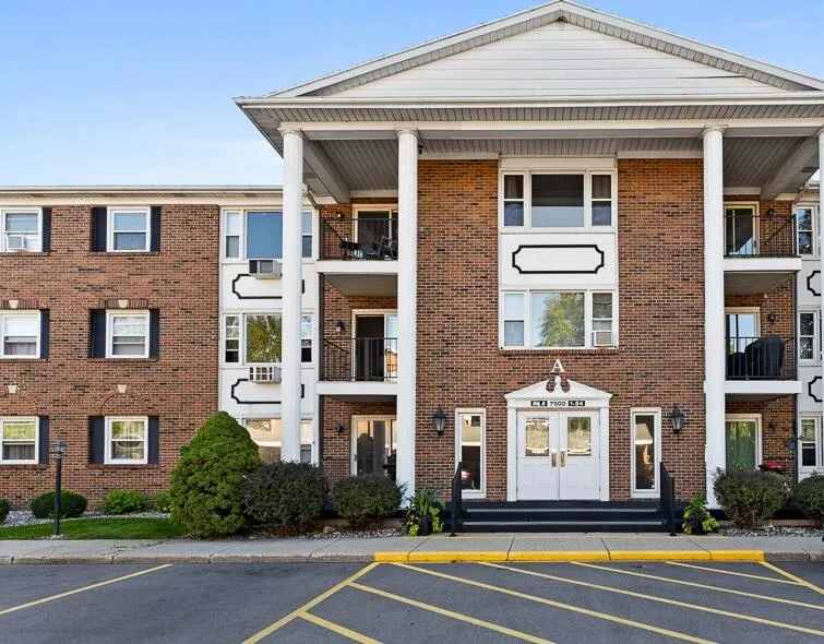 7500 Boulder Bluff Drive #2 Jenison, MI 49428