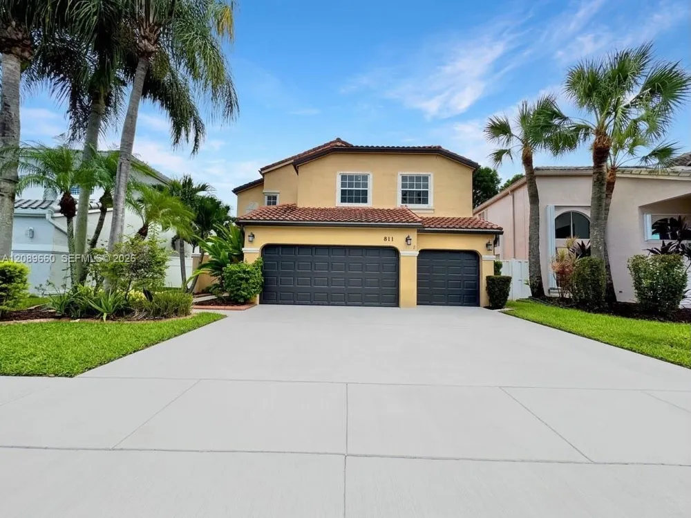 811 NW 155th Ter Pembroke Pines, FL 33028