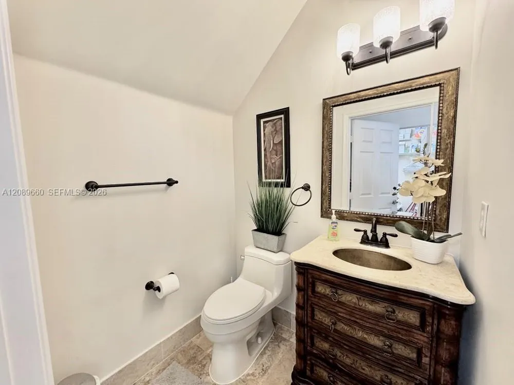 811 NW 155th Ter Pembroke Pines, FL 33028