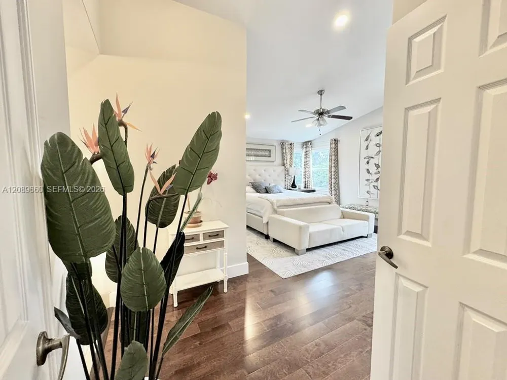 811 NW 155th Ter Pembroke Pines, FL 33028