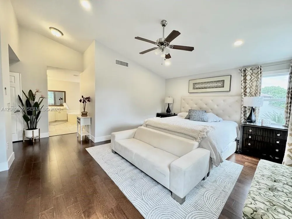 811 NW 155th Ter Pembroke Pines, FL 33028