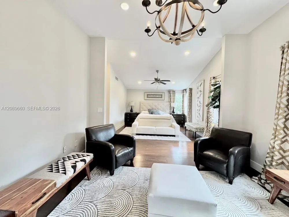811 NW 155th Ter Pembroke Pines, FL 33028