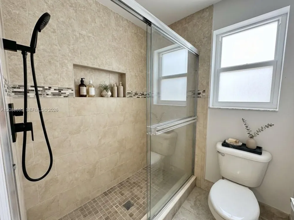 811 NW 155th Ter Pembroke Pines, FL 33028
