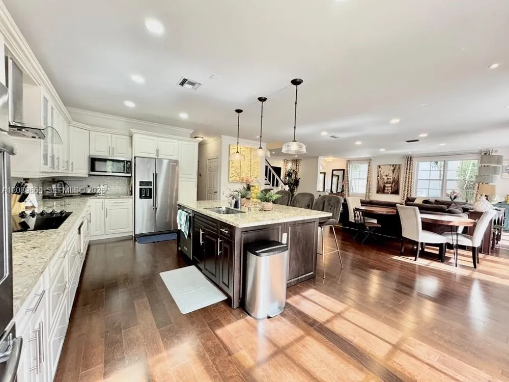 811 NW 155th Ter Pembroke Pines, FL 33028