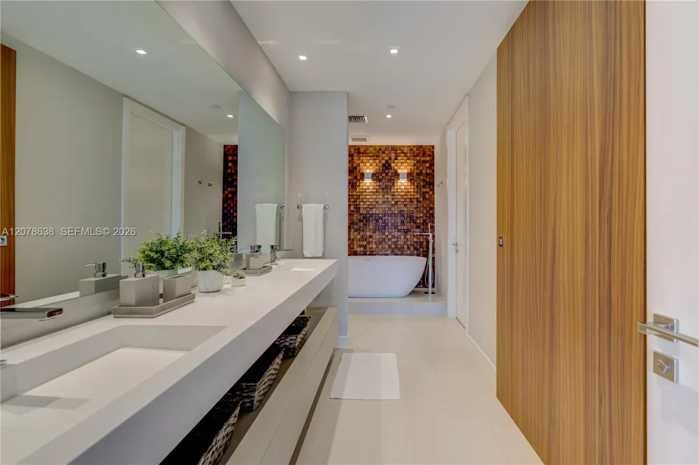 2035 Fisher Island Dr #2035 Miami Beach, FL 33109
