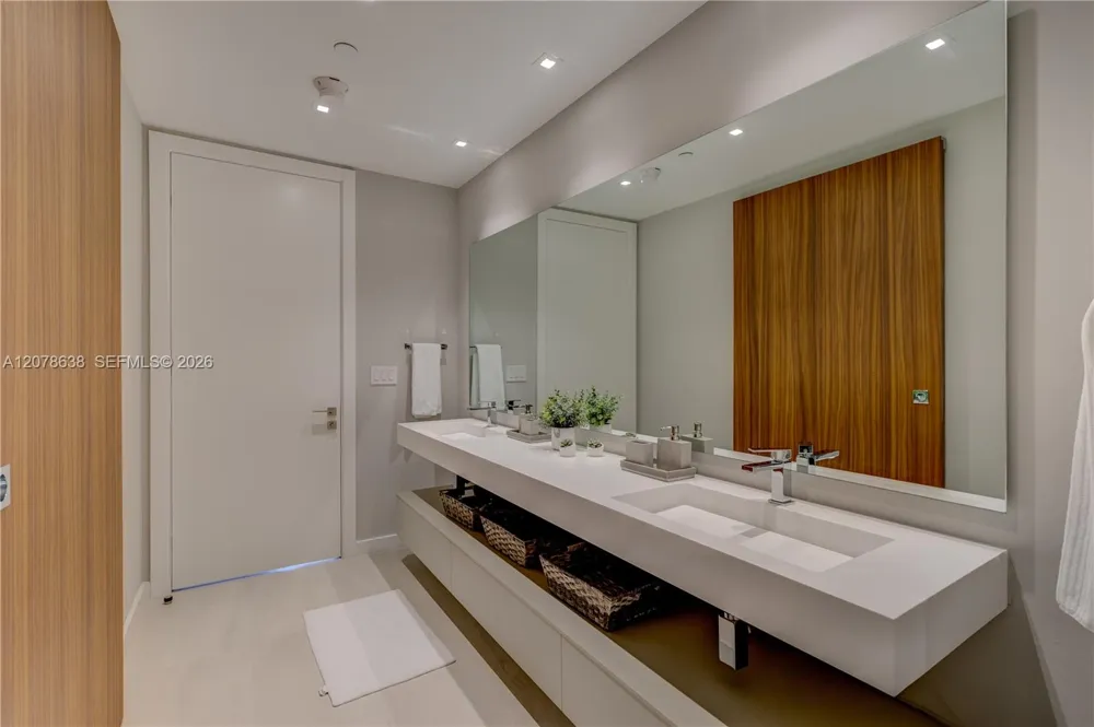 2035 Fisher Island Dr #2035 Miami Beach, FL 33109