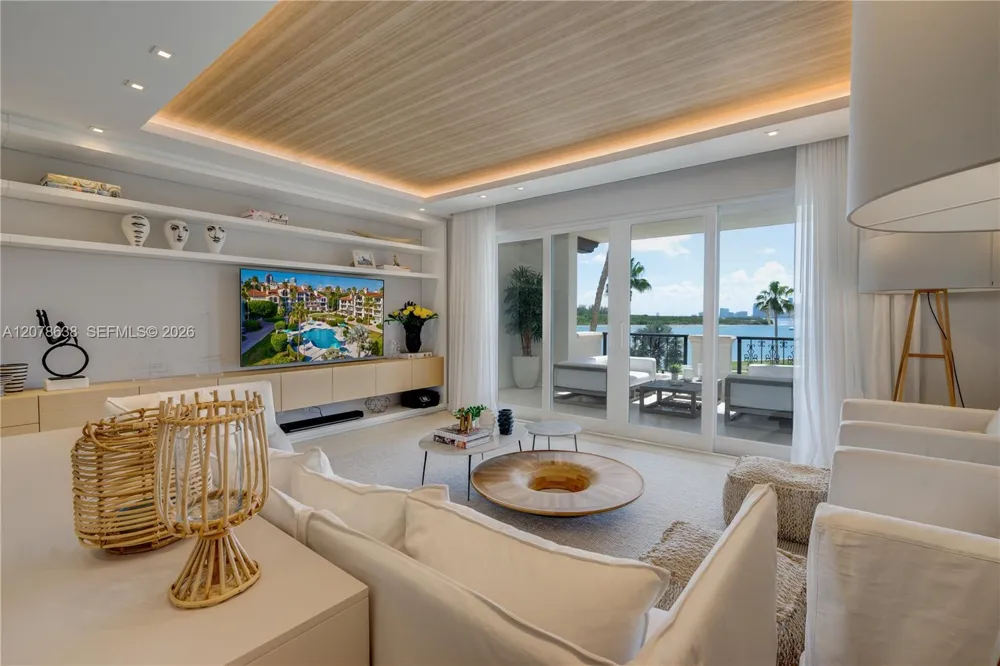 2035 Fisher Island Dr #2035 Miami Beach, FL 33109