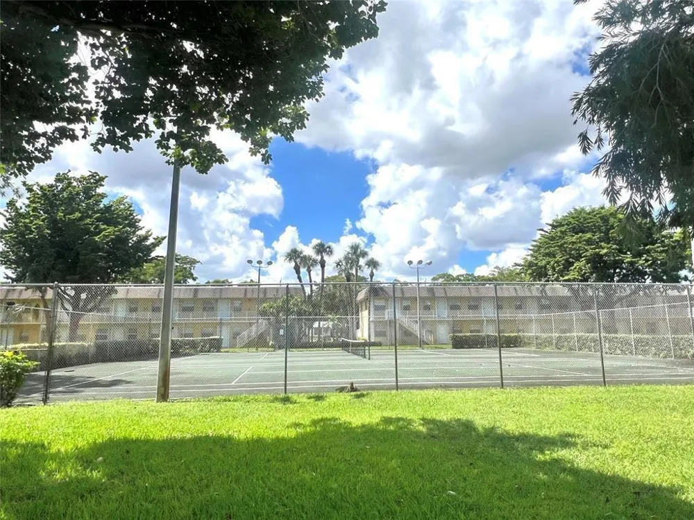 5186 NE 6TH AVENUE #719 Oakland Park, FL 33334
