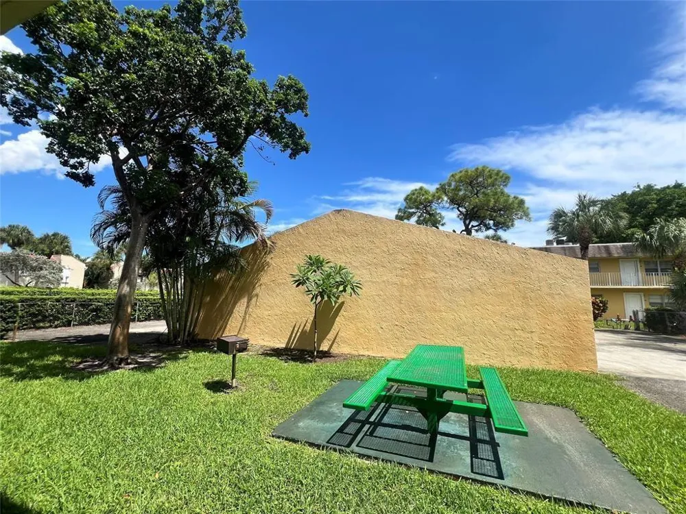 5186 NE 6TH AVENUE #719 Oakland Park, FL 33334