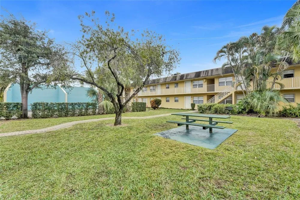5186 NE 6TH AVENUE #719 Oakland Park, FL 33334