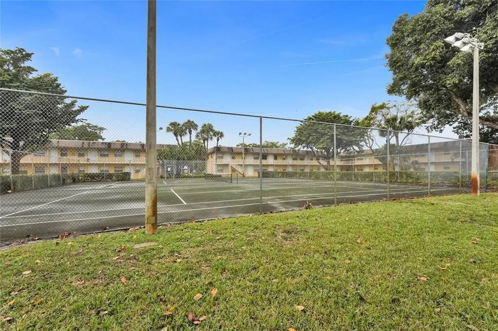 5186 NE 6TH AVENUE #719 Oakland Park, FL 33334