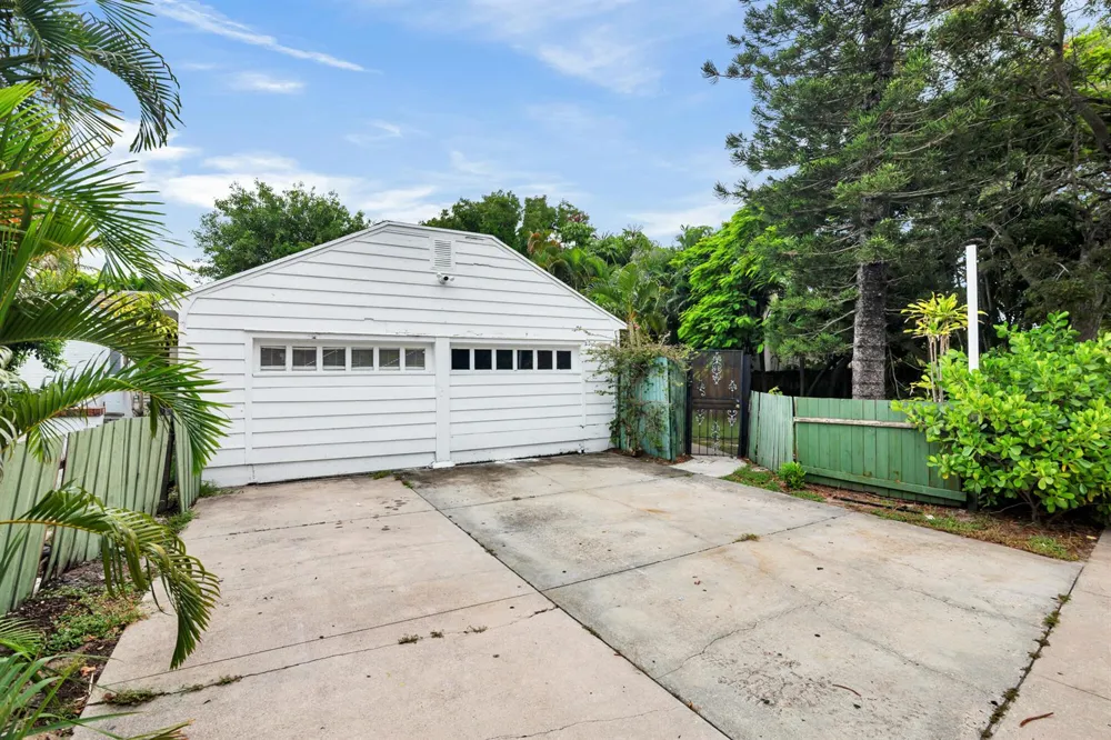 324 Albemarle Road West Palm Beach, FL 33405