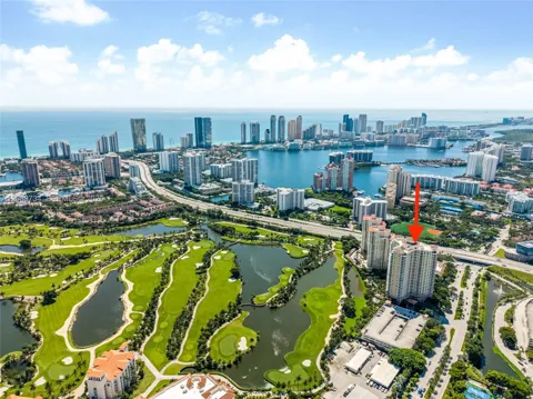19501 W Country Club Dr #2412