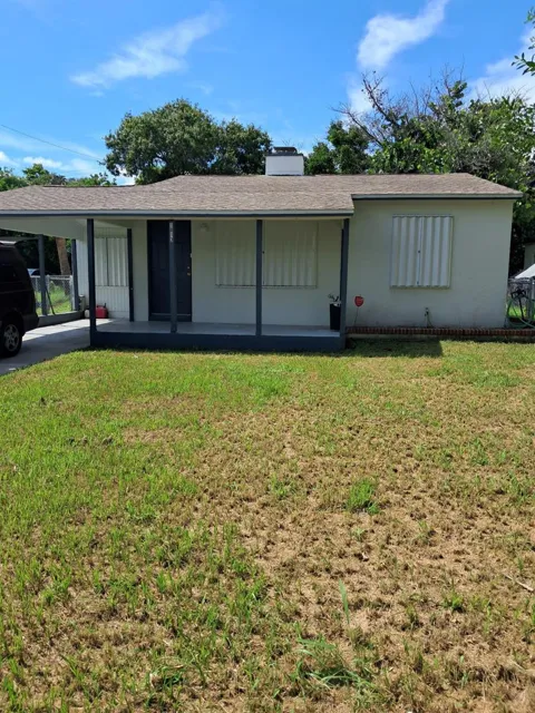 1013 Mayflower Road