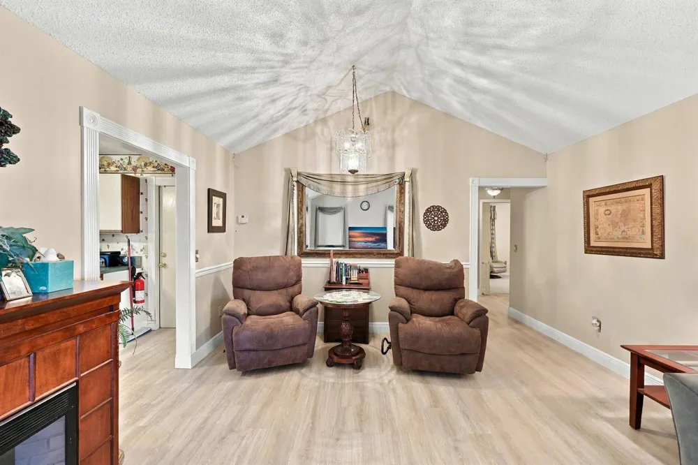 5215 W Canal Circle Lake Worth, FL 33467