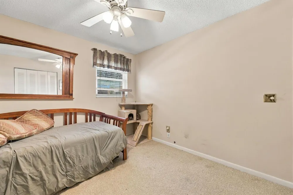 5215 W Canal Circle Lake Worth, FL 33467