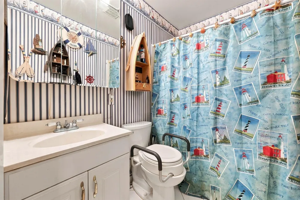 5215 W Canal Circle Lake Worth, FL 33467