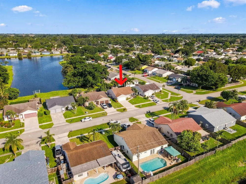 5215 W Canal Circle Lake Worth, FL 33467