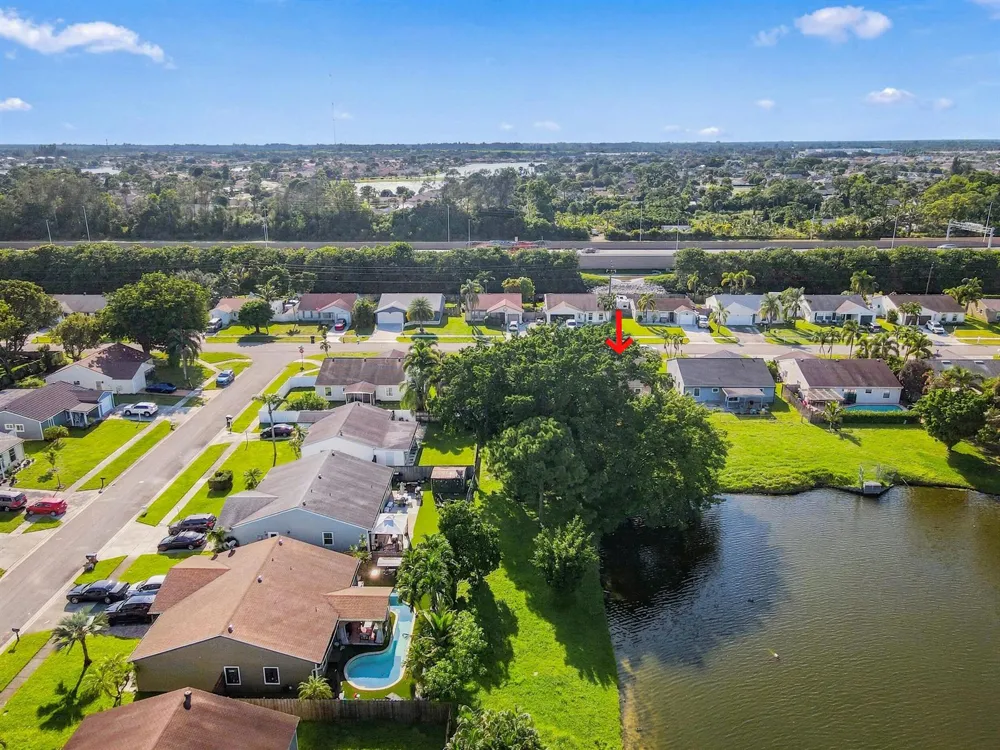 5215 W Canal Circle Lake Worth, FL 33467