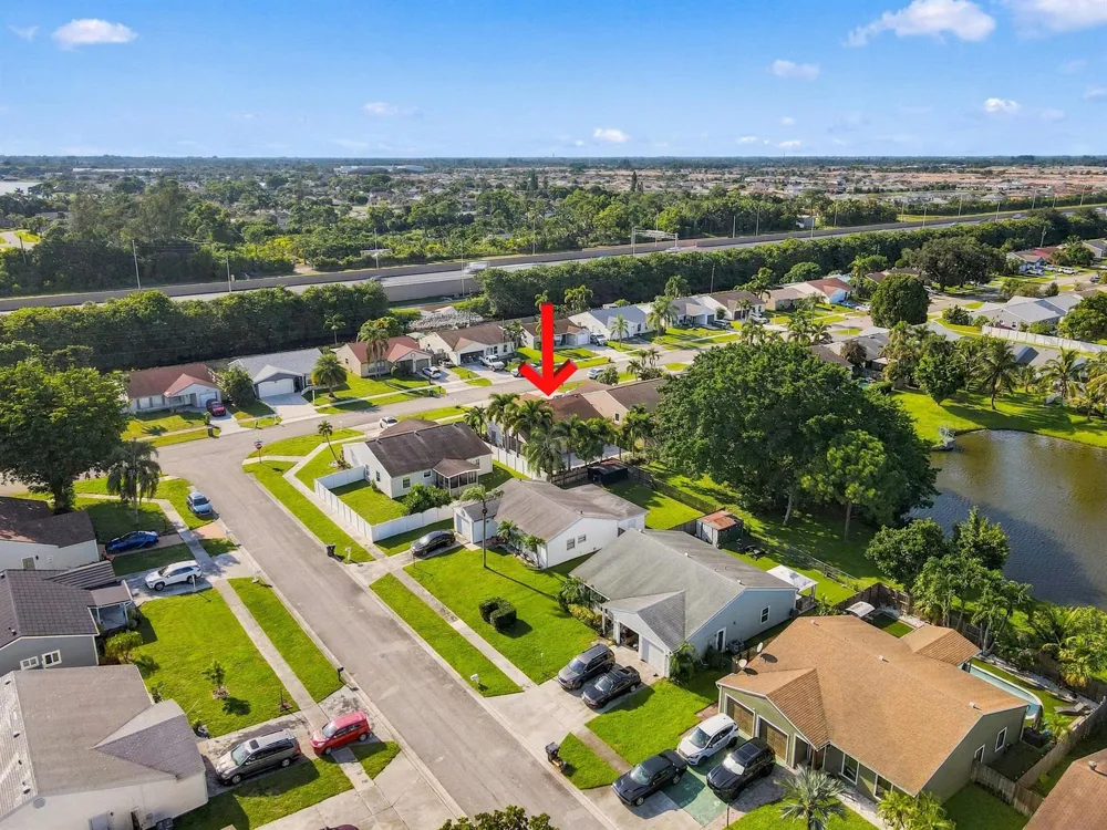 5215 W Canal Circle Lake Worth, FL 33467