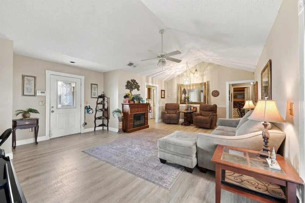 5215 W Canal Circle Lake Worth, FL 33467