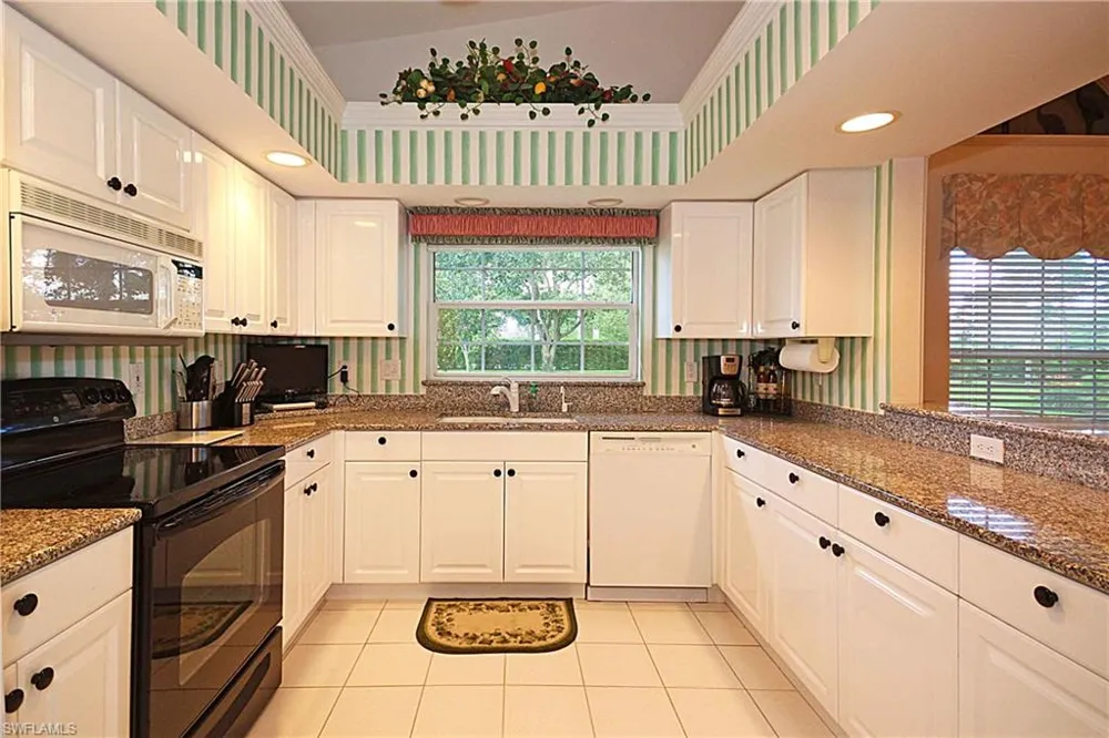 322 Melrose Place #31 Naples, FL 34104