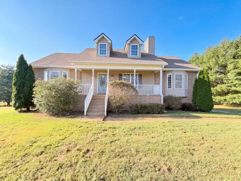 3692 Armstrong Rd