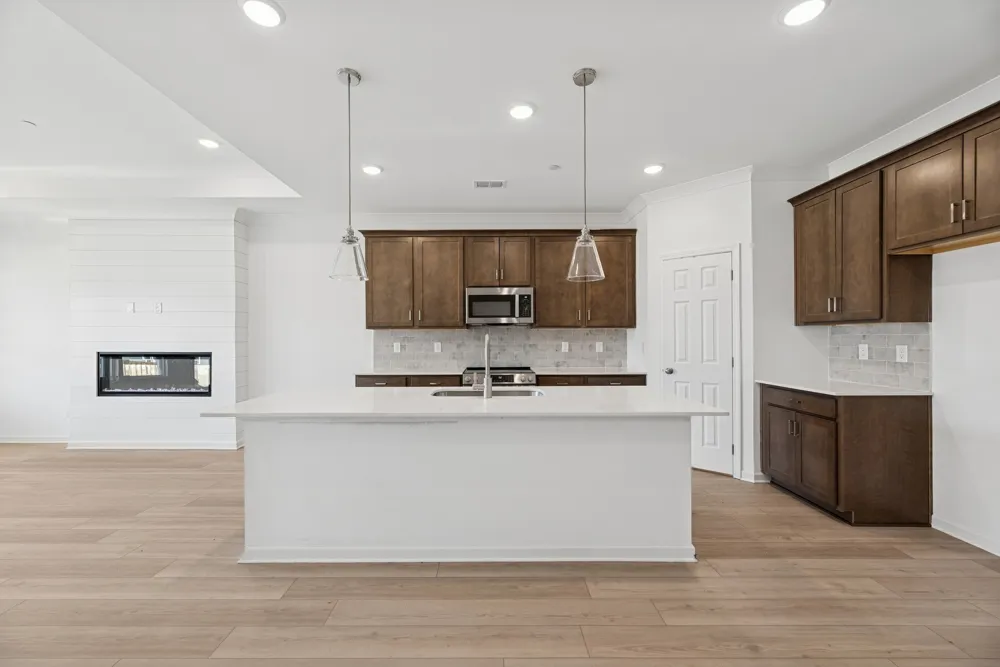 2401 Sharpstone Drive Columbia, TN 38401