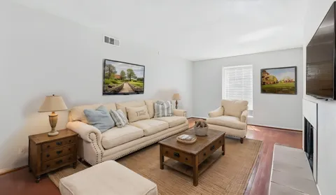 5232 Fleetwood Oaks Avenue #216