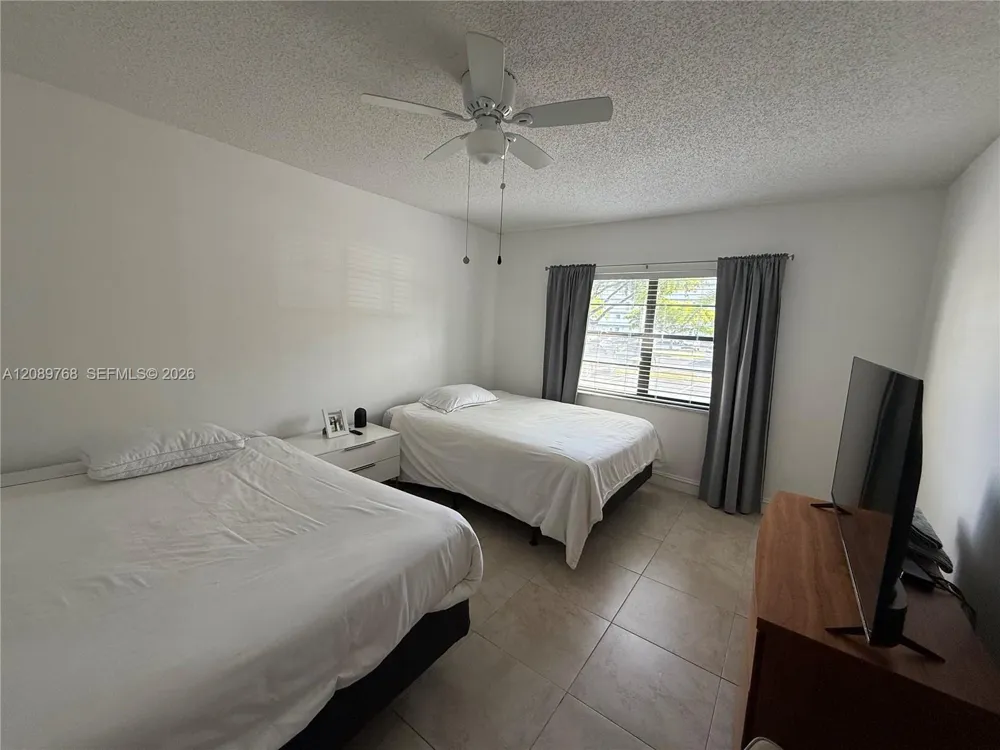 1301 1301 ne 7 st #101 Hallandale Beach, FL 33009
