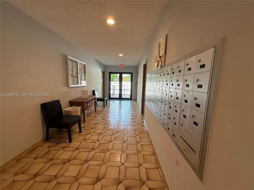 1301 1301 ne 7 st #101 Hallandale Beach, FL 33009