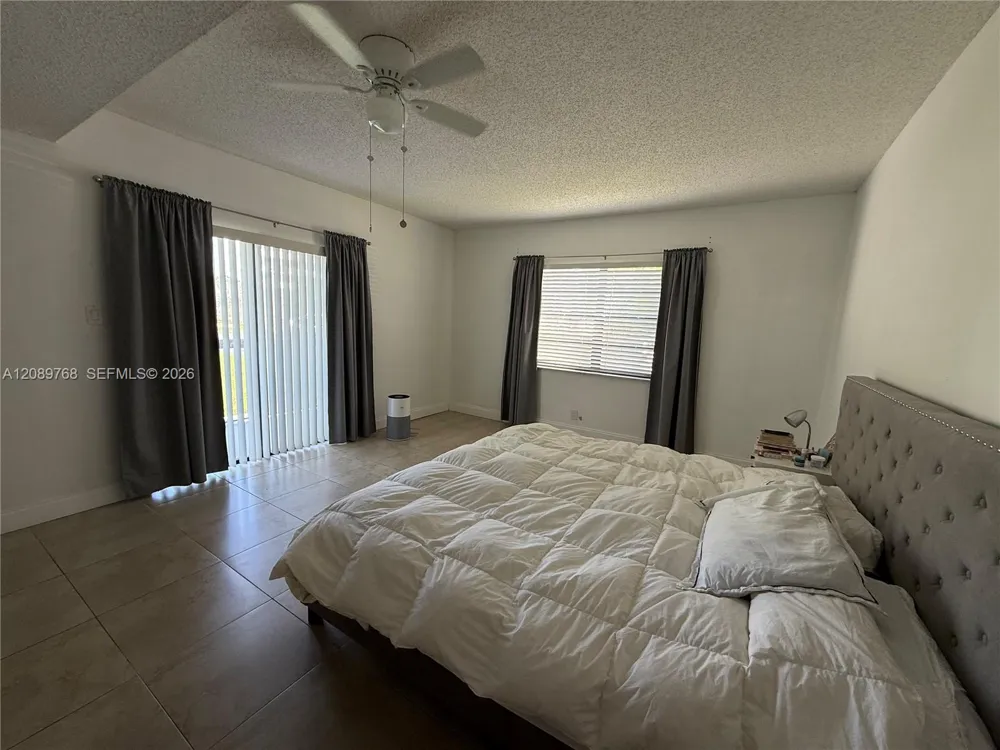 1301 1301 ne 7 st #101 Hallandale Beach, FL 33009