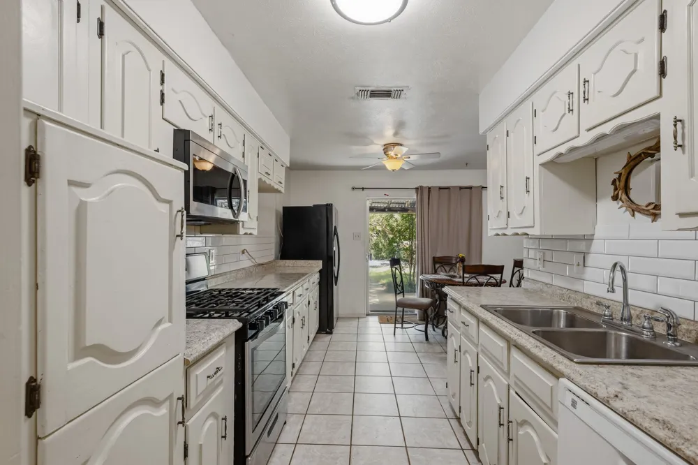 5607 Mona Lane Dallas, TX 75236