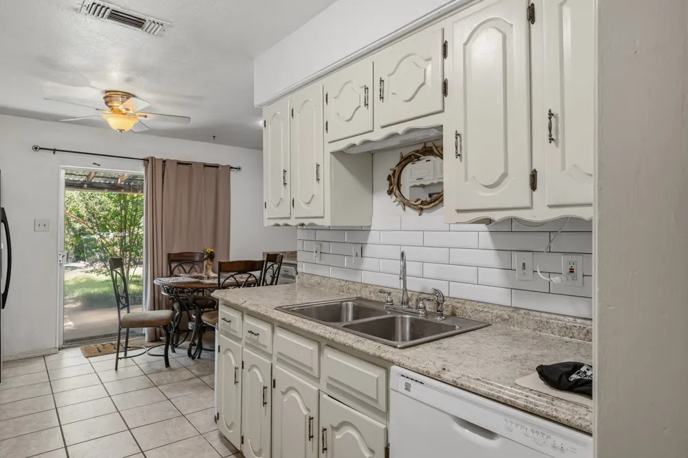 5607 Mona Lane Dallas, TX 75236