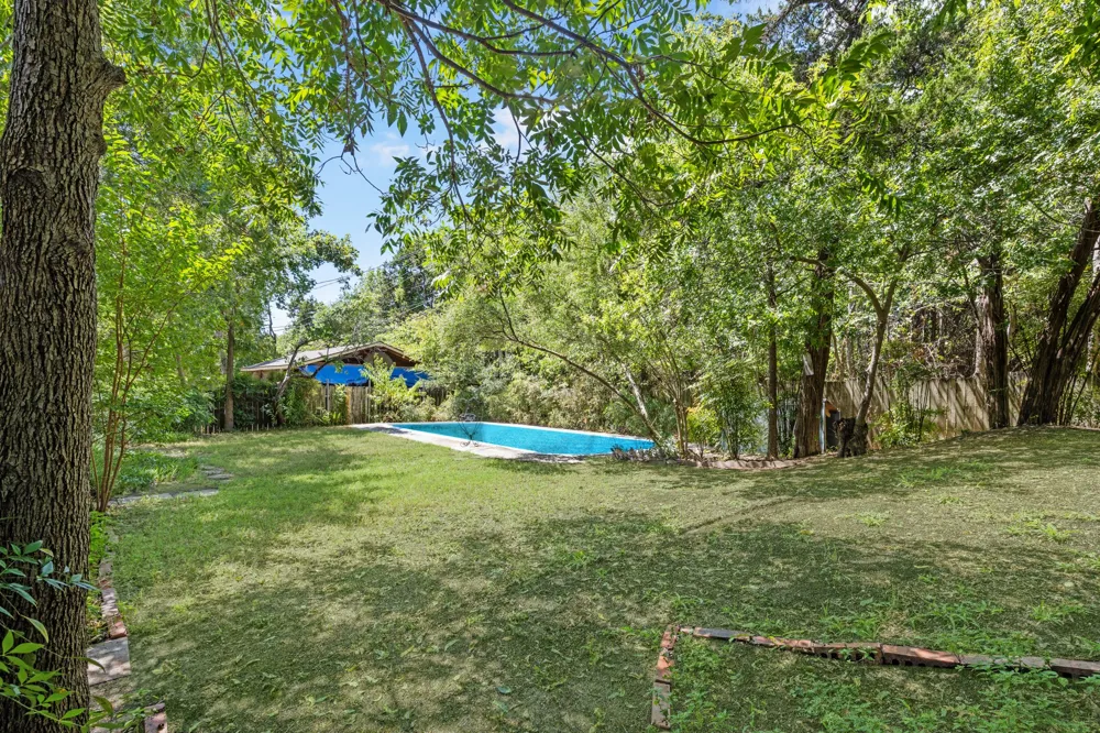 5607 Mona Lane Dallas, TX 75236