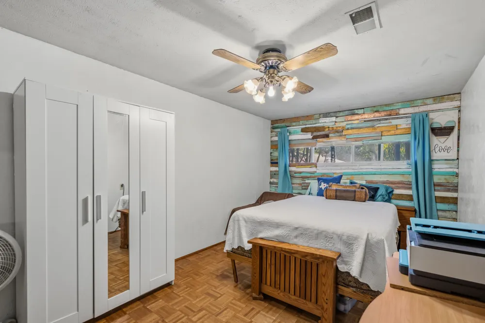 5607 Mona Lane Dallas, TX 75236