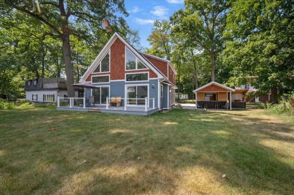 7603 S Croton Hardy Drive Newaygo, MI 49337