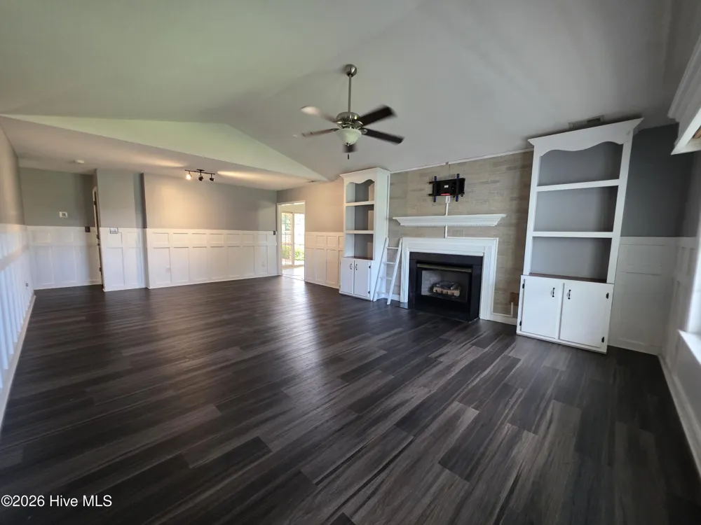 200 Flagstone Lane Jacksonville, NC 28546