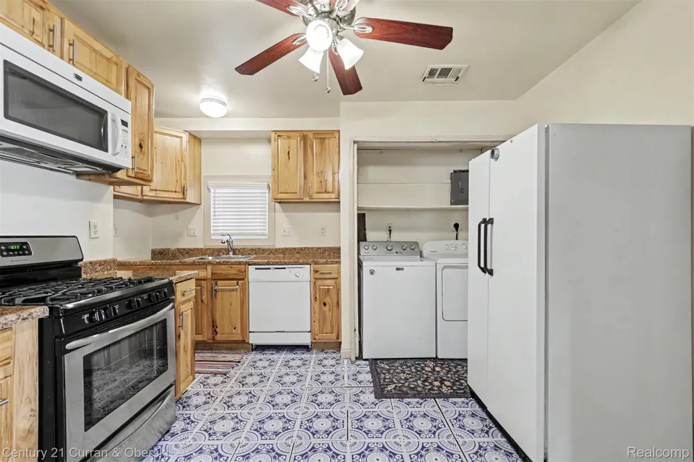 19145 Wall Street Melvindale City, MI 48122