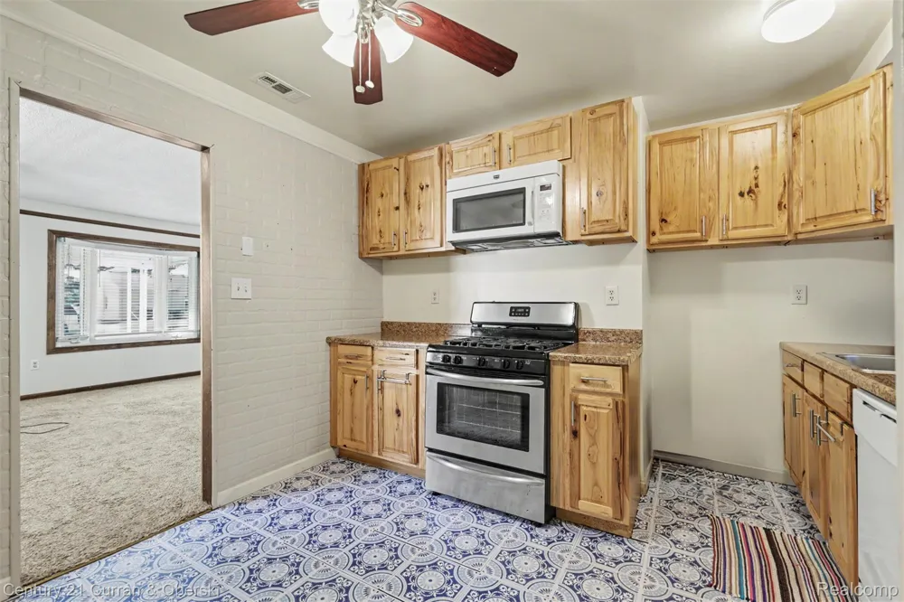 19145 Wall Street Melvindale City, MI 48122