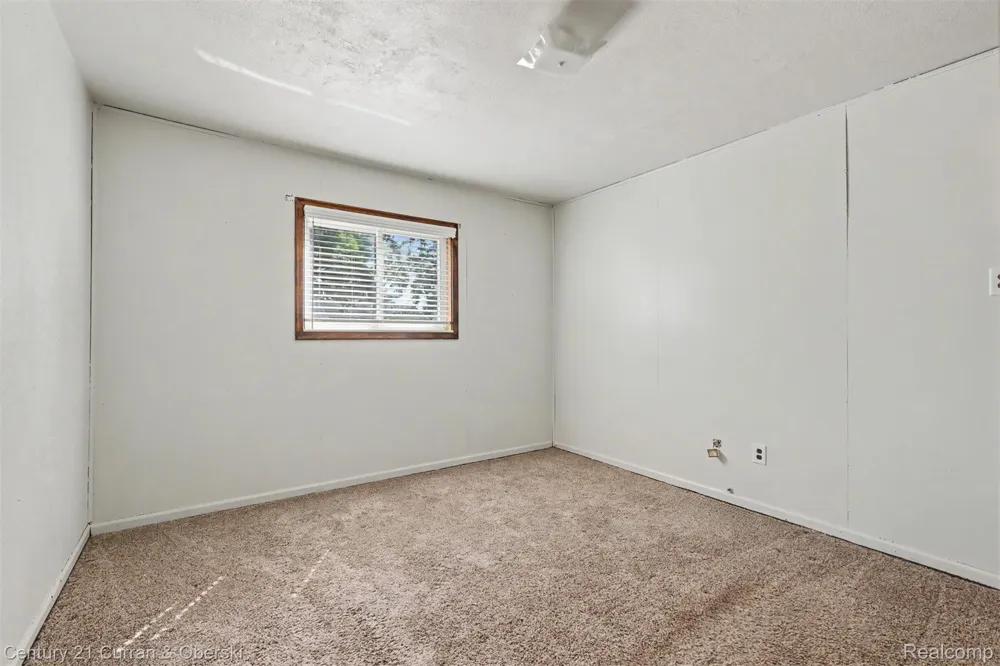 19145 Wall Street Melvindale City, MI 48122