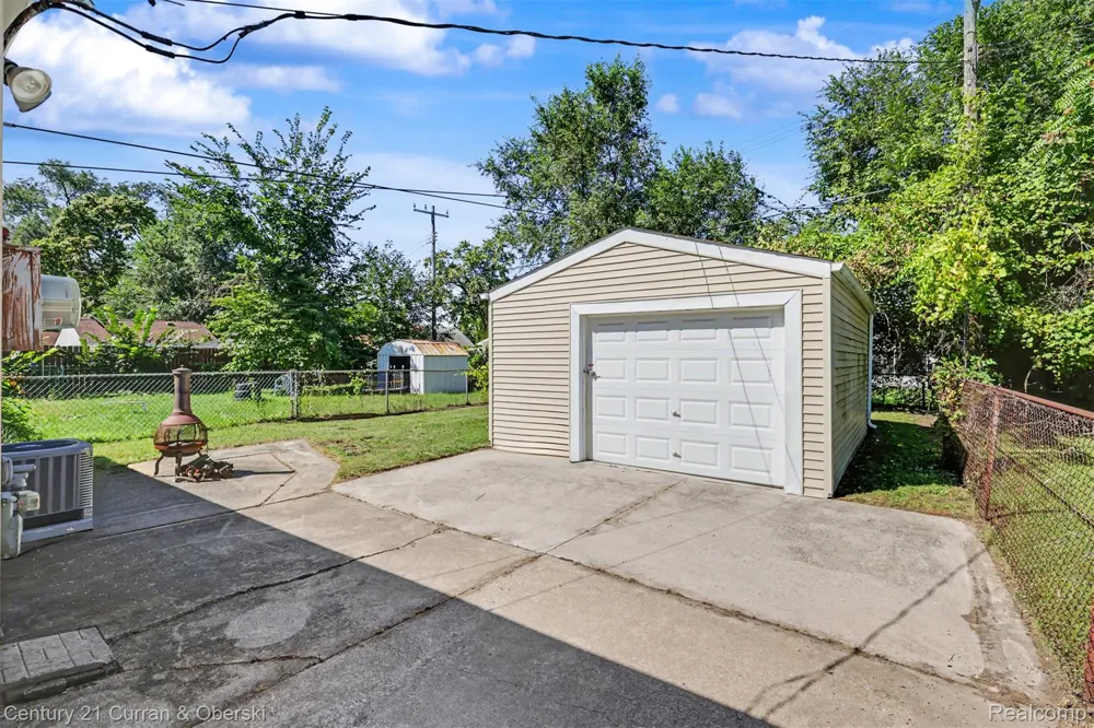 19145 Wall Street Melvindale City, MI 48122