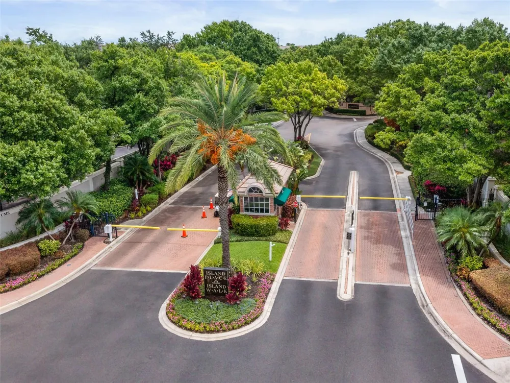 1109 NORMANDY TRACE ROAD #1109 Tampa, FL 33602