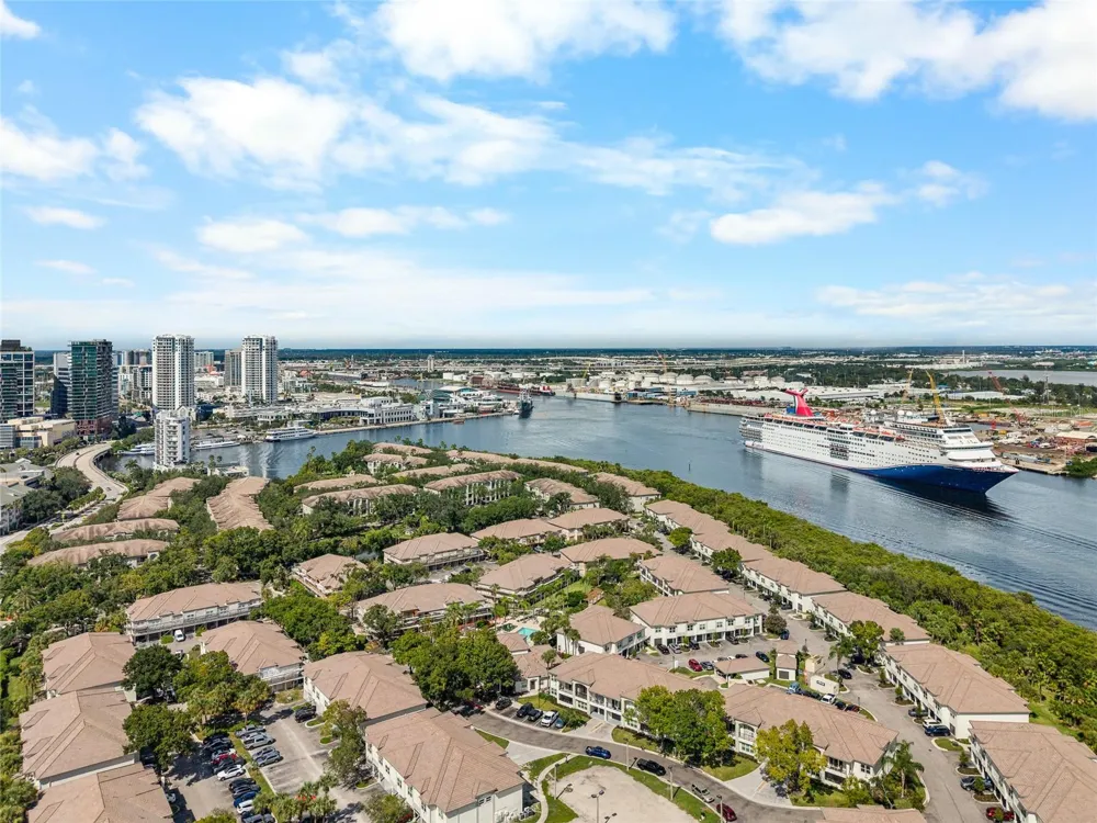 1109 NORMANDY TRACE ROAD #1109 Tampa, FL 33602