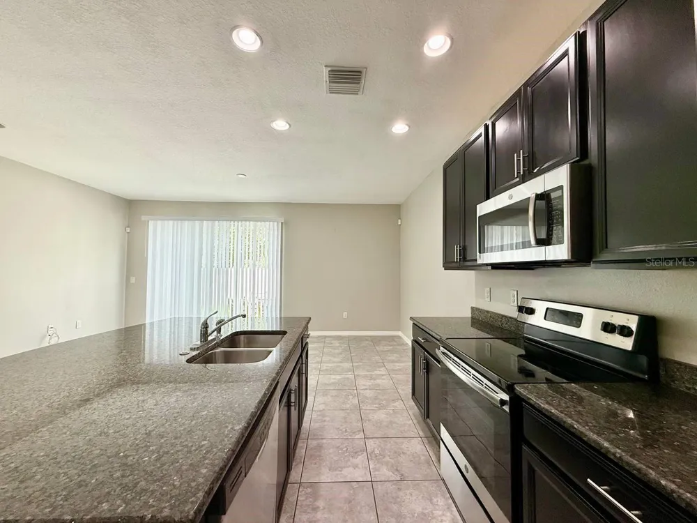 7123 SUMMER HOLLY PLACE Riverview, FL 33578