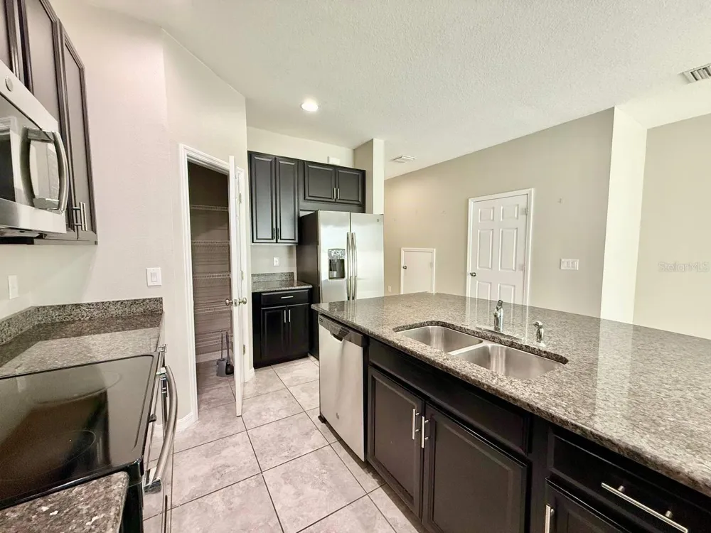 7123 SUMMER HOLLY PLACE Riverview, FL 33578