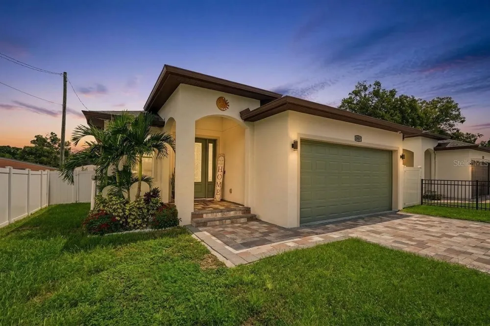 8307 GOMEZ AVENUE Tampa, FL 33614