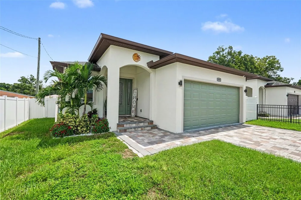 8307 GOMEZ AVENUE Tampa, FL 33614