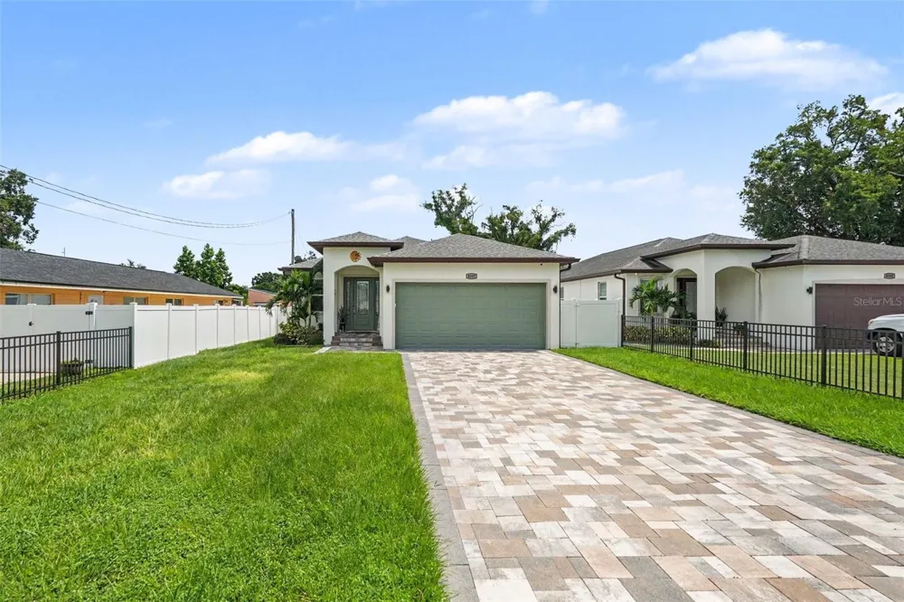8307 GOMEZ AVENUE Tampa, FL 33614