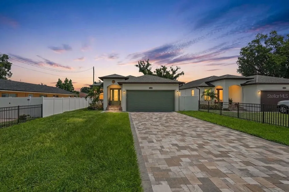 8307 GOMEZ AVENUE Tampa, FL 33614